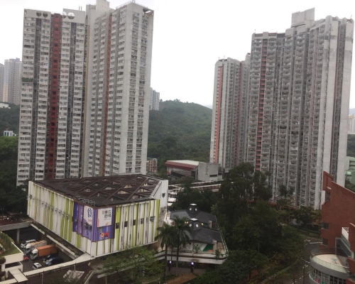 青衣邨中層405萬沽，屋苑居二價雙破頂。