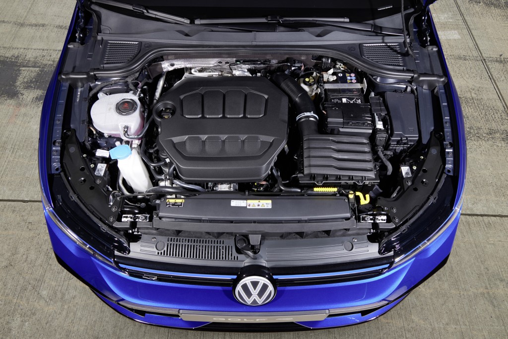 改良新版福士Volkswagen 8代半Golf R首發，2公升直四Turbo引擎馬力提升14ps至333ps，性能是車系史上最強。