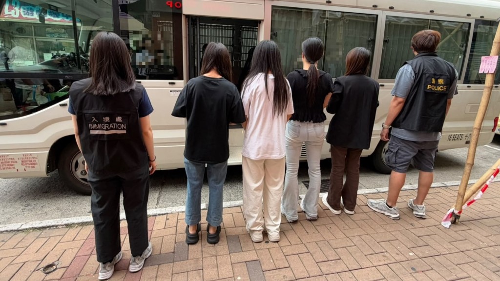 警伙入境处大埔上水扫黄 12内地女被捕介乎26至52岁
