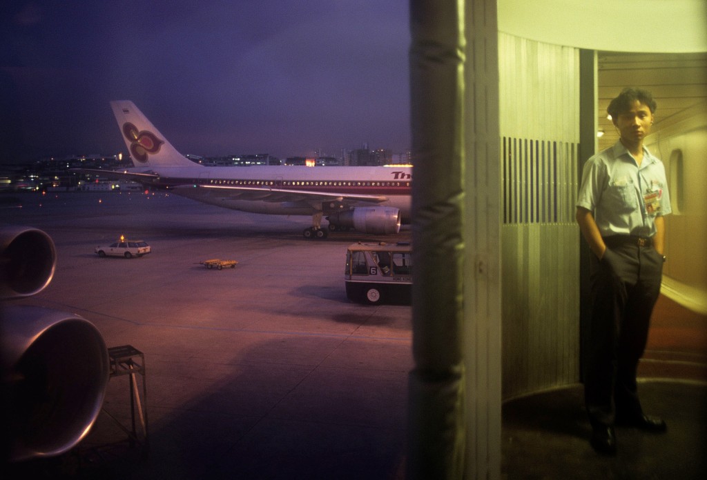 告別啟德機場25載｜Greg Girard, Arriving Kai Tak Airport from Beijing in June, Hong Kong 1989