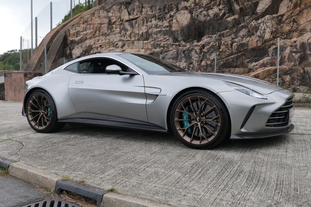 全新超跑Aston Martin Vantage有85%部份跟上代不同，外殼重新設計。