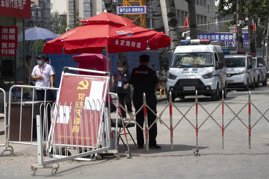 北京应急响应级别由三级提升到二级。AP