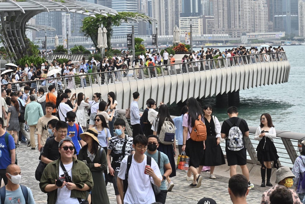 陈国基指凭藉《香港国安法》香港社会恢复秩序，经济发展重回正轨。陈国基fb