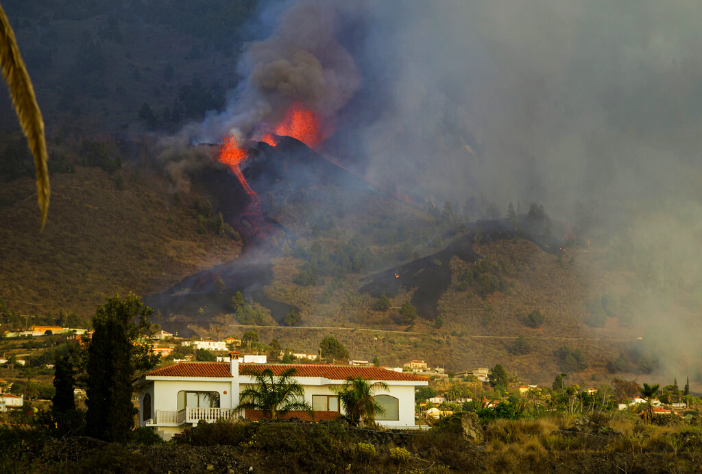 西班牙拉帕爾馬島火山爆發。AP