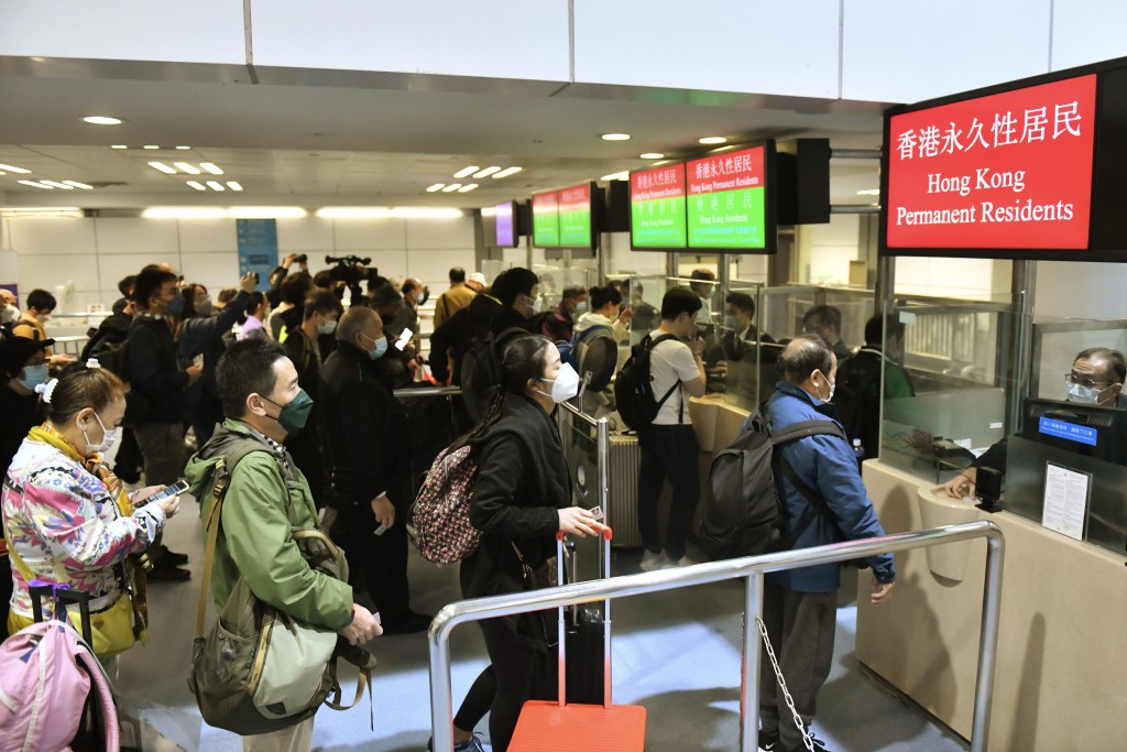 深圳各邊檢站嚴格落實中國公民出入境通關排隊不超過30分鐘舉措。資料圖片