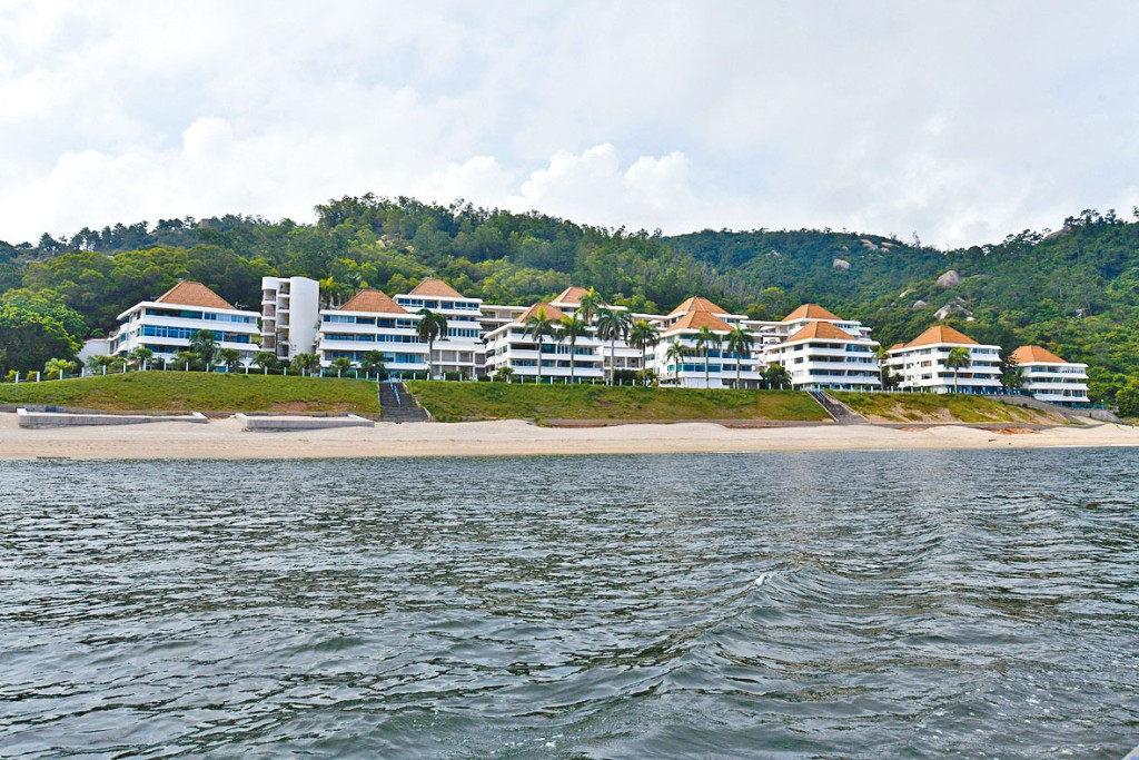 澄碧邨连花园2房单位开拍价280万，呎价仅约3440元。