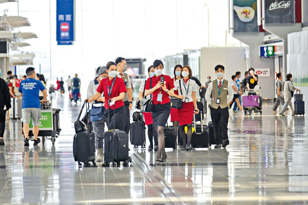 國泰表示，機組人員仍面對嚴格的隔離措施，即使檢疫鬆綁也需時回復運力。
