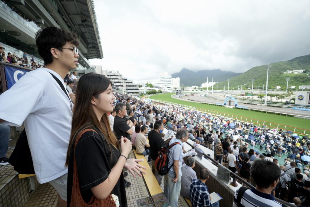 马季开锣。刘骏轩摄