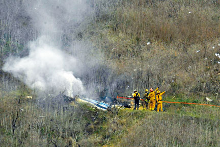 高比拜仁直升機失事後，有八名警員將現場拍下的死難者照片外泄。