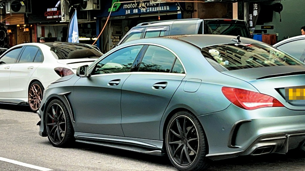 不少香港车主认为安全最重要，机械式车门把手在遇到意外时更方便逃生。