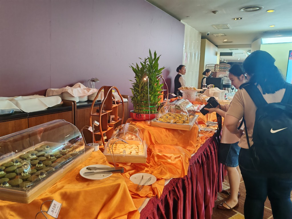 中国人民抗日战争暨世界反法西斯战争胜利80周年纪念活动新闻中心,设在梅地亚新闻中心。杨浚源 中国人民抗日战争暨世界反法西斯战争胜利80周年纪念活动新闻中心,设在梅地亚新闻中心。杨浚源