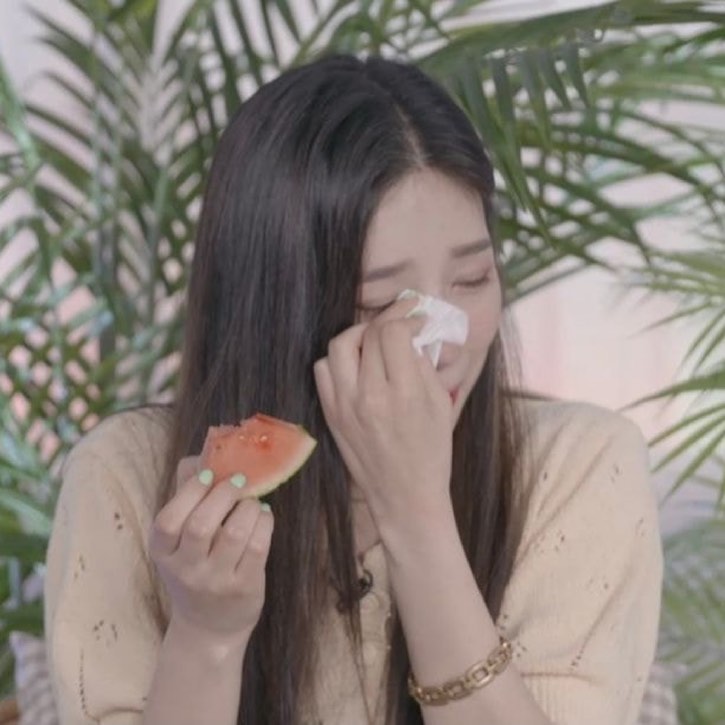 食住西瓜繼續喊。
