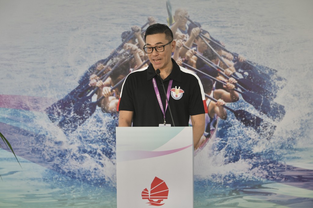 中国香港龙舟总会主席锺志乐指，国际龙舟赛吸引不少国家及地区的龙舟运动员参加。陈浩元摄