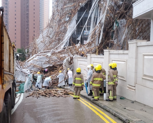 消防指棚架面積巨大,加上未能確定女工被困位置,增加搜救困難。