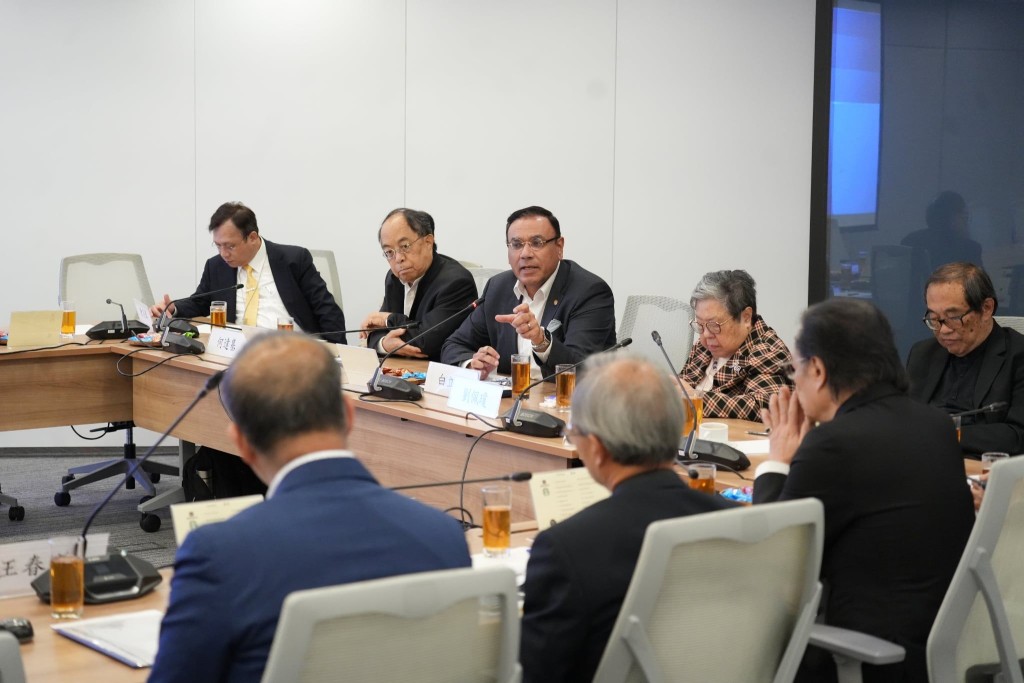 湯道生認為,香港具有多個產業的優勢,可借助產業優勢,從本地應用場景出發。 湯道生認為,香港具有多個產業的優勢,可借助產業優勢,從本地應用場景出發。