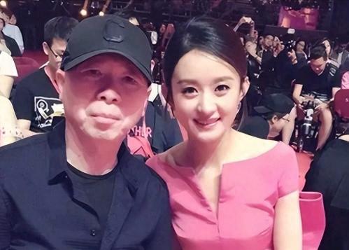 馮小剛(左)說︰「考慮到觀眾承受力,《向陽·花》刪了趙麗穎(右)一些更狠的戲。」 馮小剛(左)說︰「考慮到觀眾承受力,《向陽·花》刪了趙麗穎(右)一些更狠的戲。」