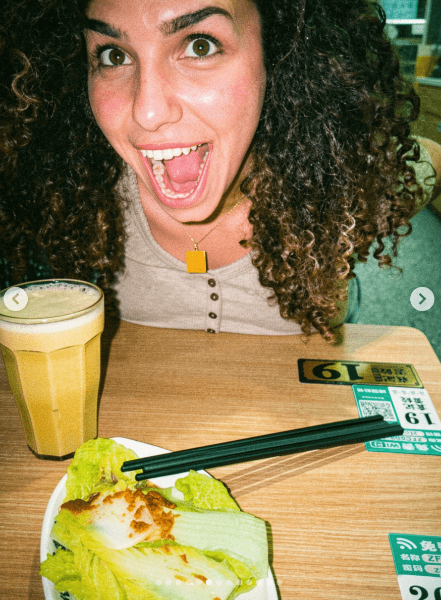 雖然首餐便遇上驚魂，但這位德國旅客似乎對香港整體印象依然正面。她隨後分享了多張在港旅遊的美照，大讚香港景色。