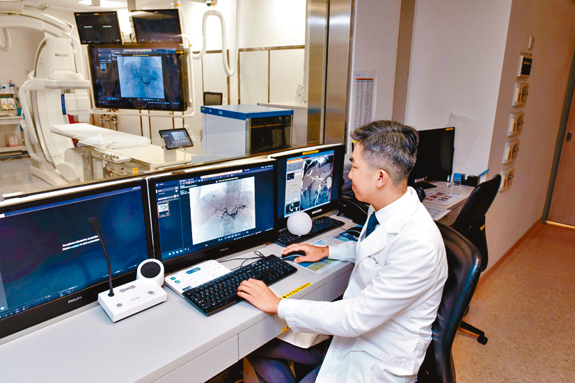 從精準解讀影像，到進行介入放射治療，放射科專科醫生在病人的醫療旅程中擔當着關鍵的角色。