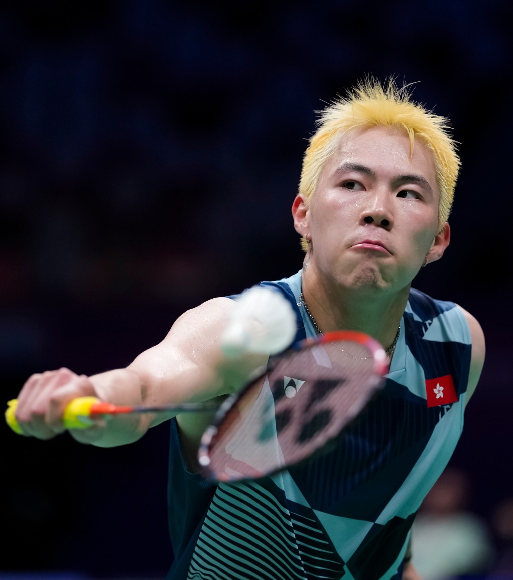李卓耀2:1挫伍家朗，相隔五年再赢“港队内战”。新华社