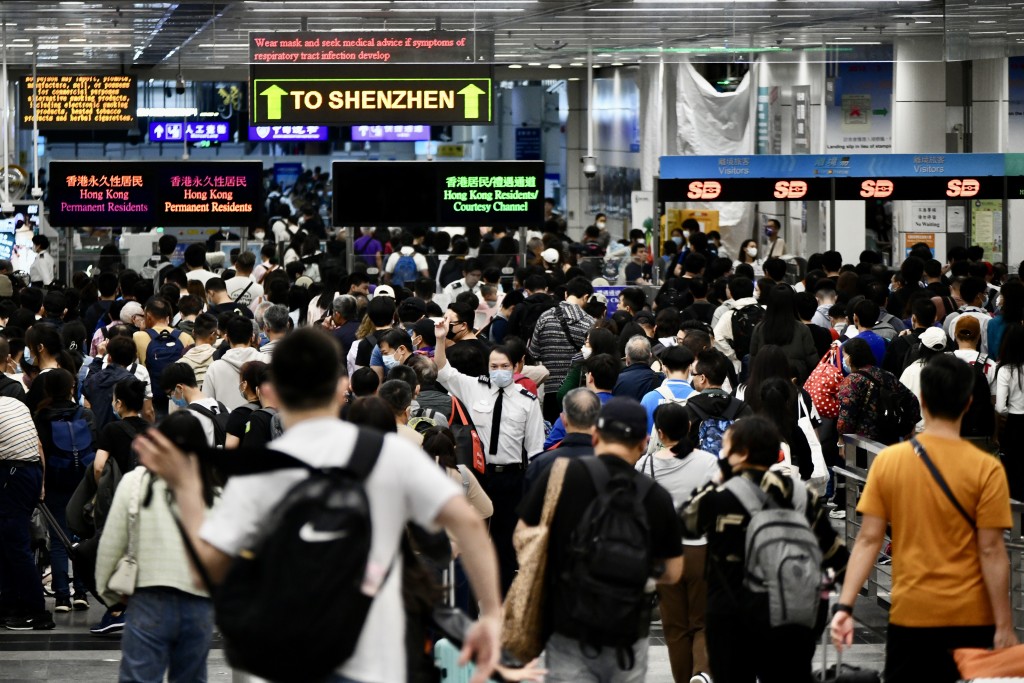 李家超指中港两地融合在多方面都为香港带来好处。