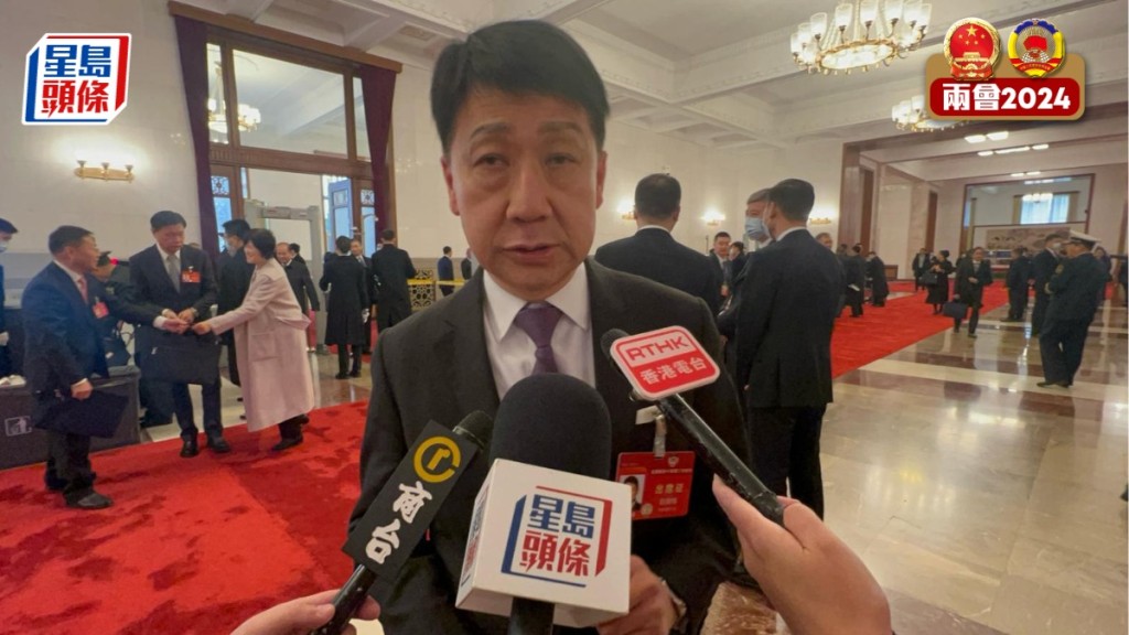 彭耀佳指煙火及無人機表演需配合盛事活動,因此並非每月固定日期舉行。