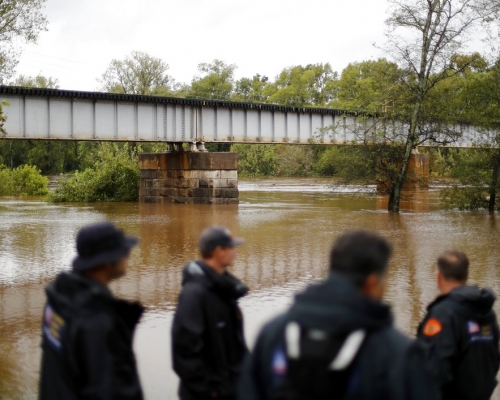 颶風「佛羅倫斯」吹襲美國，周日暴雨令河水水位持續高漲。AP圖片