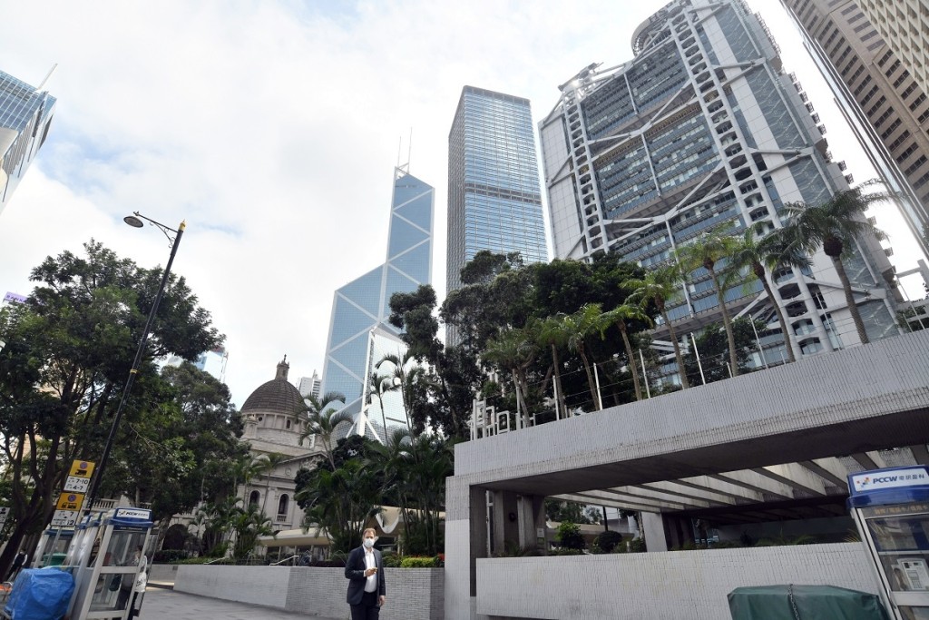 美國參議員要求實施制裁，包括外國銀行。資料圖片
