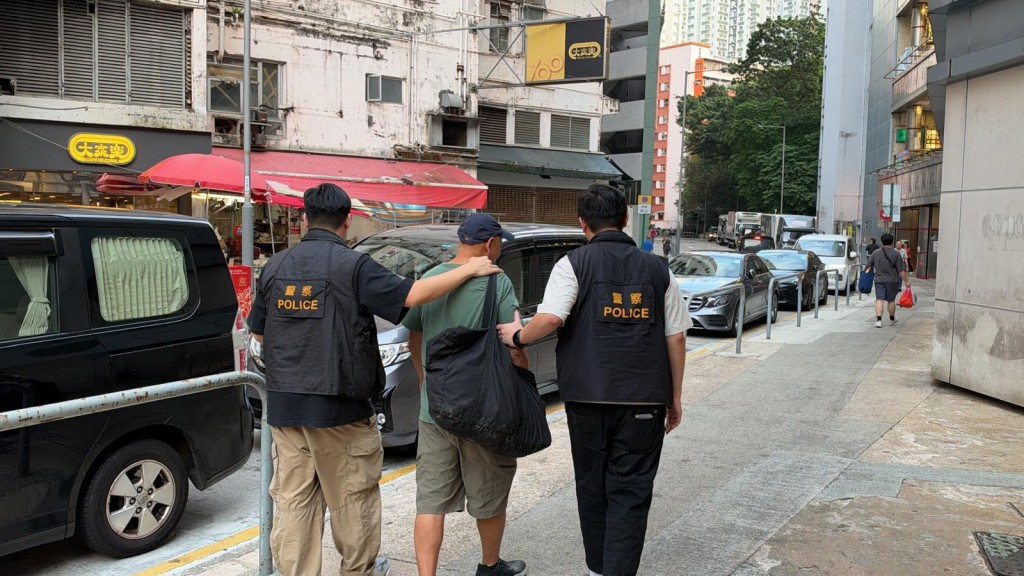 63歲姓林被捕男子，為註冊自動梯工程師，是公司的外聘顧問。