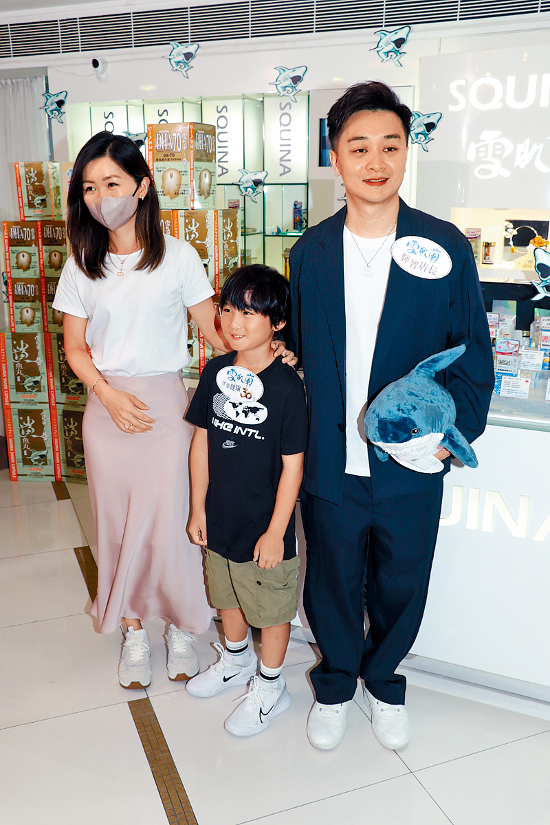 譚輝智昨日出席代言活動,妹妹和外甥都有到場支持。