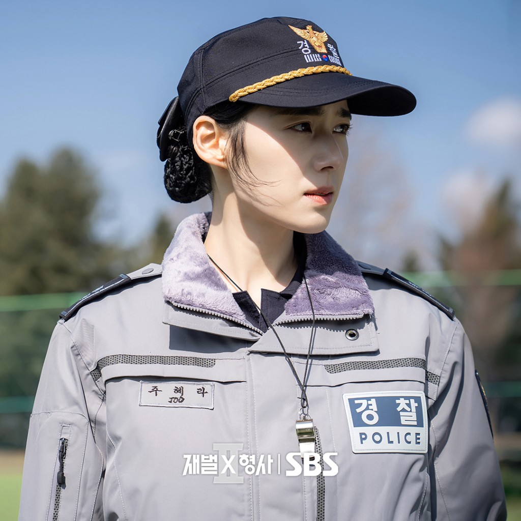鄭恩彩飾演朱惠拉。 鄭恩彩飾演朱惠拉。