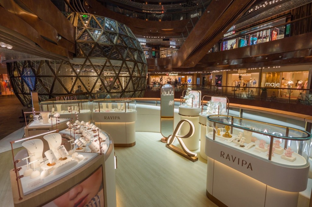 泰國人氣首飾品牌 RAVIPA 於 K11 MUSEA 打造全新概念店。 泰國人氣首飾品牌 RAVIPA 於 K11 MUSEA 打造全新概念店。