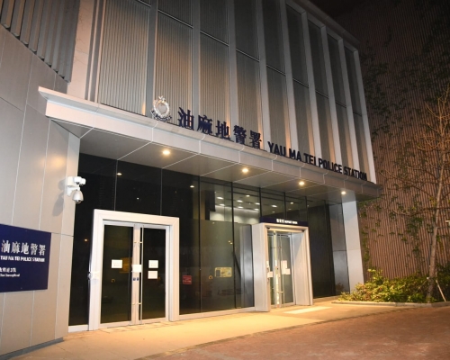 案件列作車內盜竊處理,交由油尖刑事調查隊第八隊跟進。