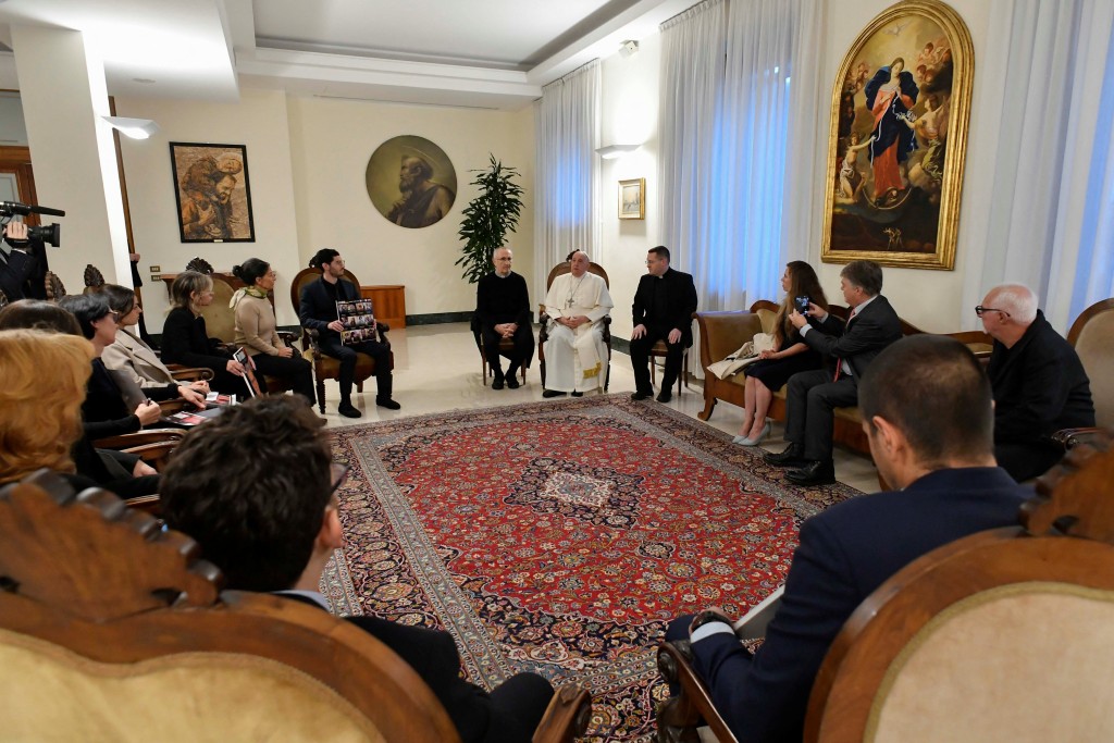 教宗和以色列人质家属见面。　路透社