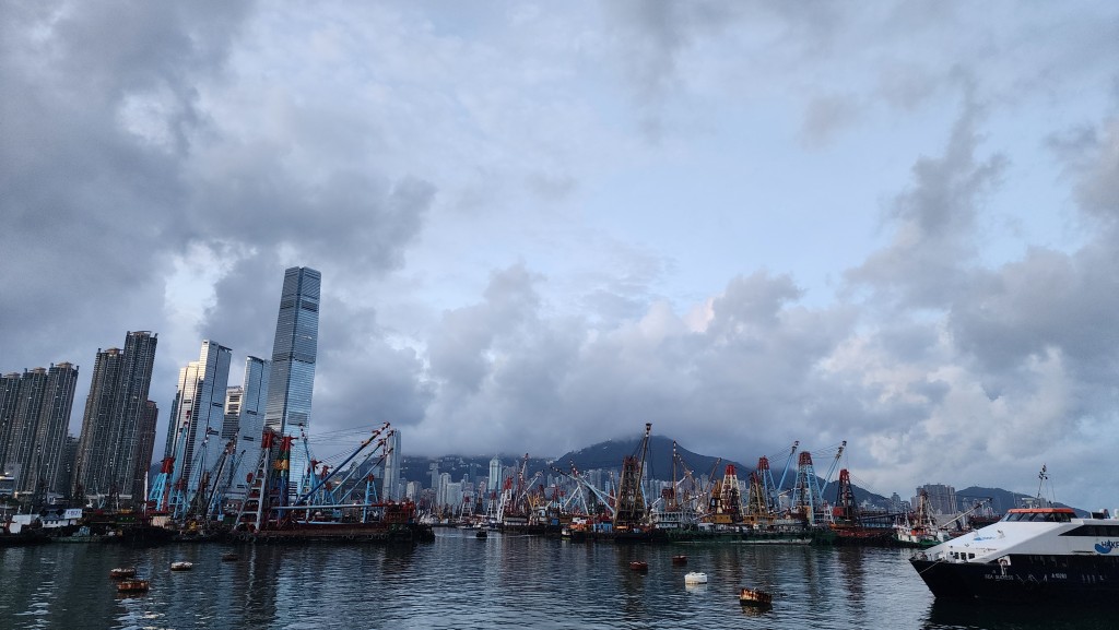 天文台|今日大致多雲 初時局部地區有雷暴 最高氣溫約31度