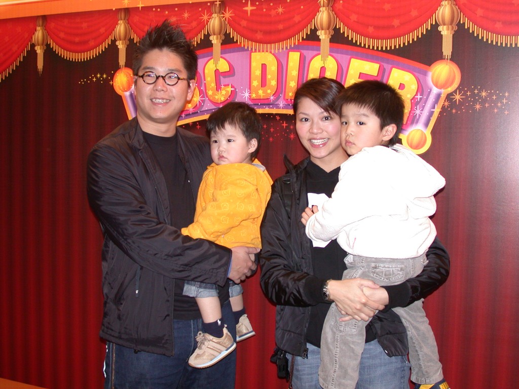 林曉峰與康子妮2020年宣布離婚。