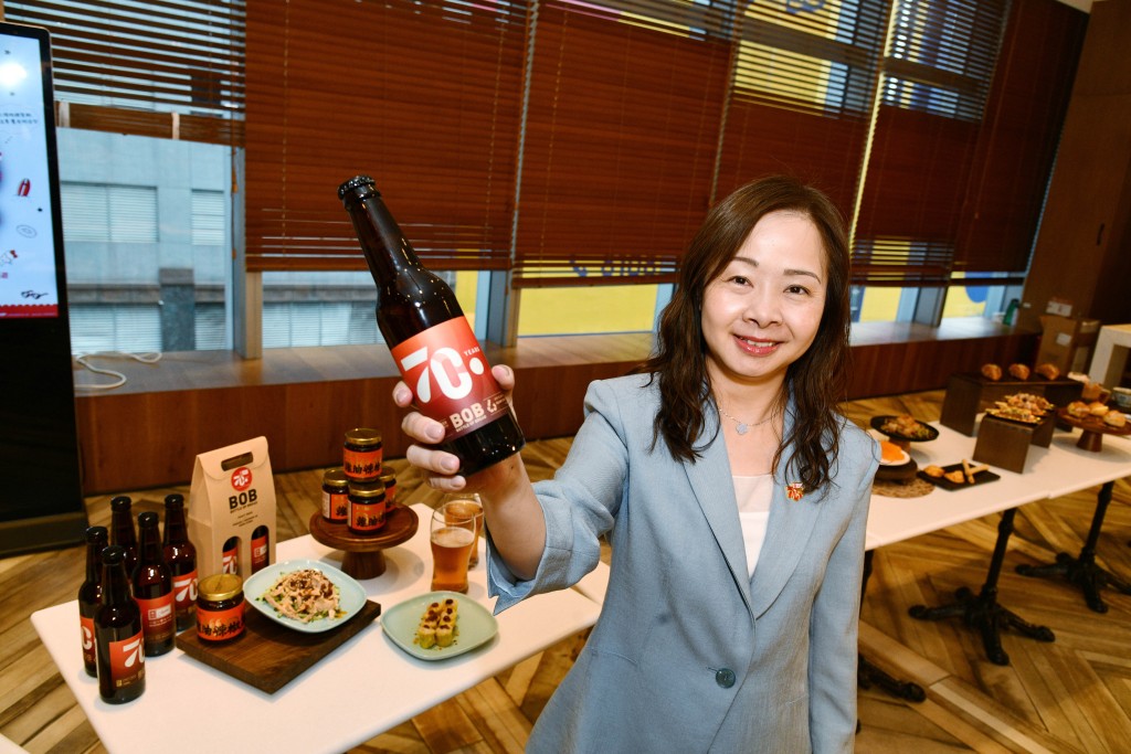 美心集團香港及澳門首席營運官簡惠明(Emmy)表示,「美心環球滋味大道」是一條可邊走邊吃、邊發掘驚喜的美食大道。 美心集團香港及澳門首席營運官簡惠明(Emmy)表示,「美心環球滋味大道」是一條可邊走邊吃、邊發掘驚喜的美食大道。