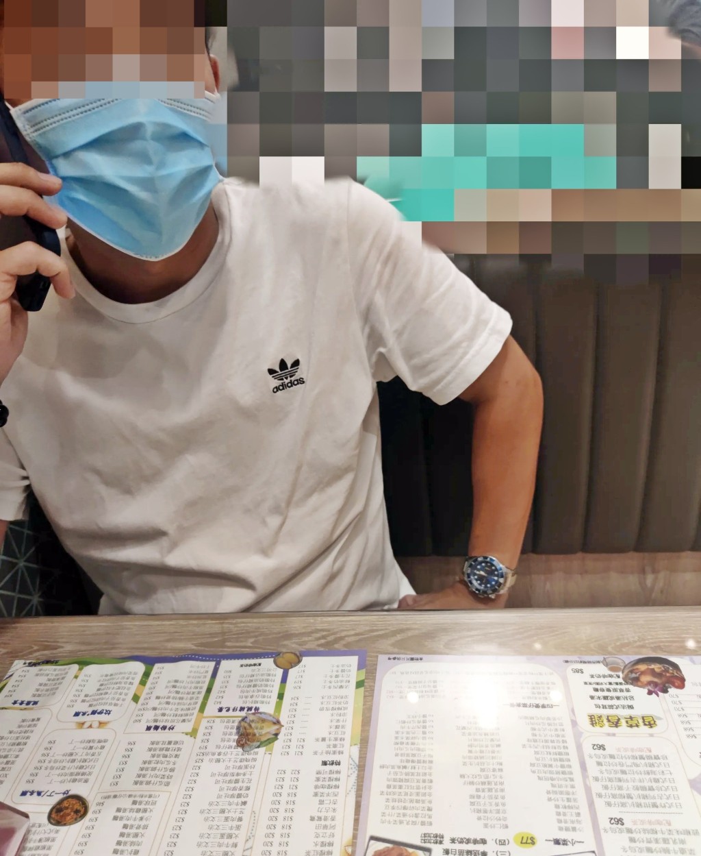 樓主昨日(11日)在社交平台Threads以 「HMD(交友app Heymandi)呃飯食」 為題上載相片發帖,留言指「呢條友聲 稱住屯門,喺元朗食,狂食,食得勁快 ,食完急急腳走出去,走單!」。Threads截圖 樓主昨日(11日)在社交平台Threads以 「HMD(交友app Heymandi)呃飯食」 為題上載相片發帖,留言指「呢條友聲 稱住屯門,喺元朗食,狂食,食得勁快 ,食完急急腳走出去,走單!」。Threads截圖