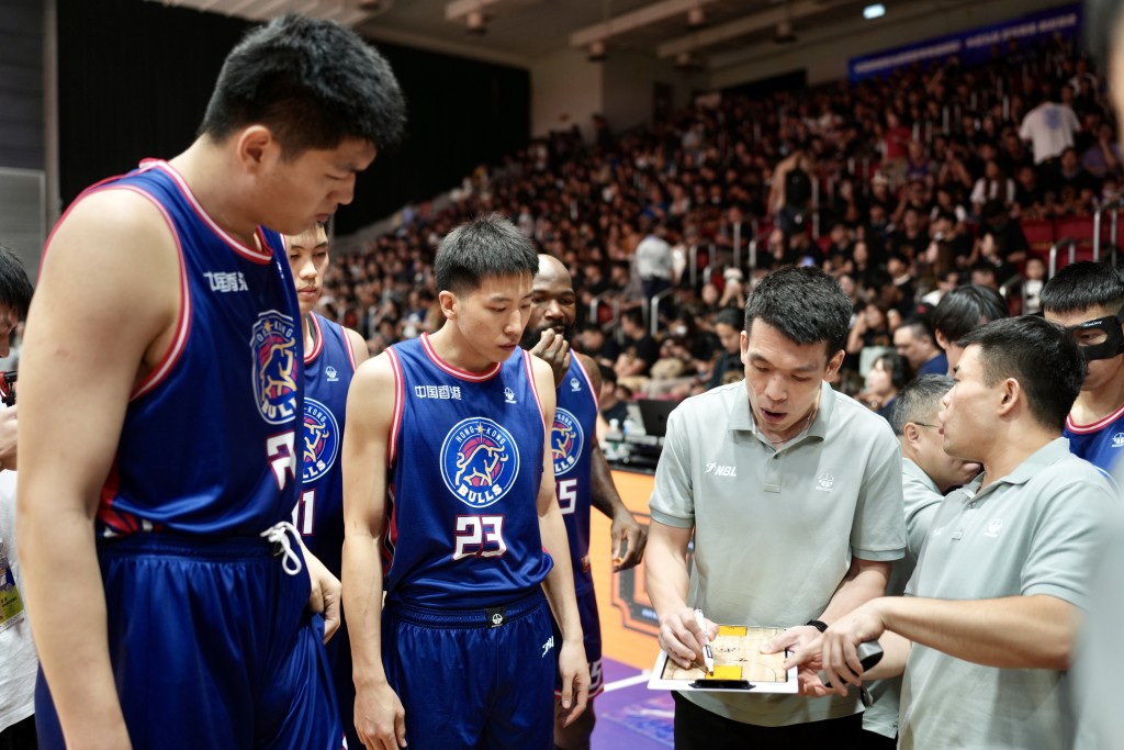 NBL季後賽總決賽Game4，香港金牛主場迎戰安徽文⼀。 劉駿軒攝