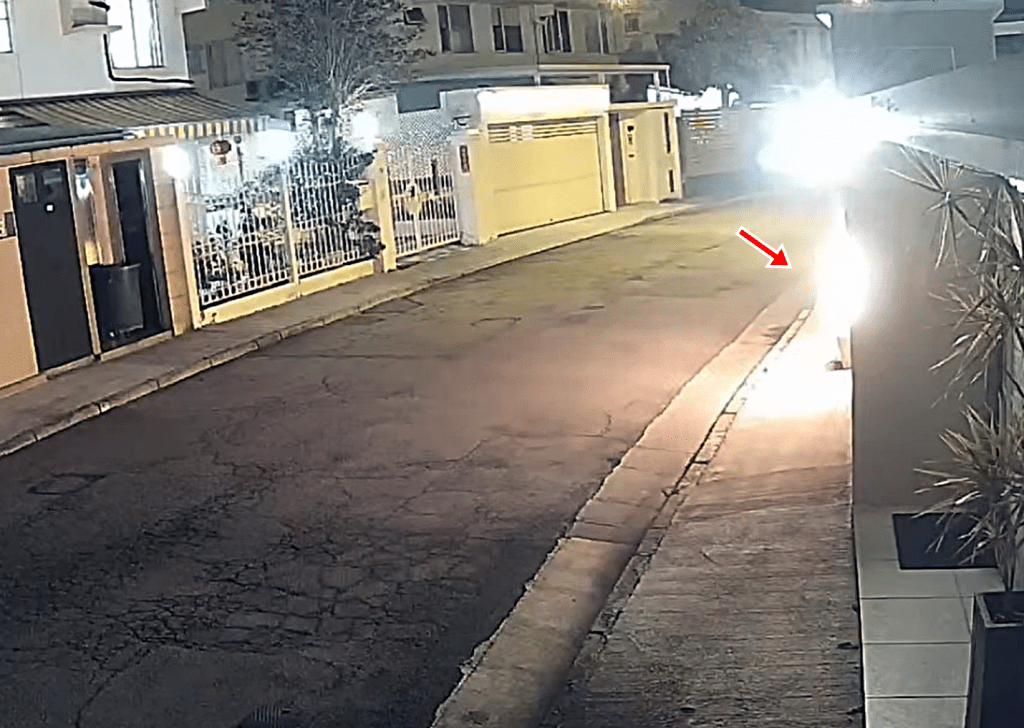 其後紙皮箱起火。fb：  錦綉住客大聯盟