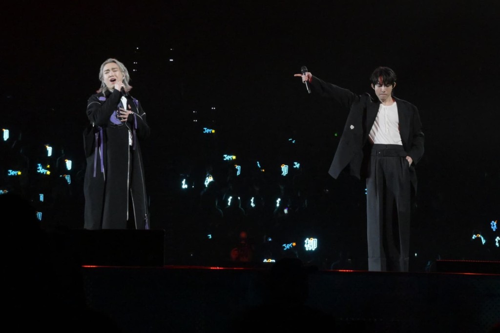 Jer、Yoga合唱揭開音樂會序幕。