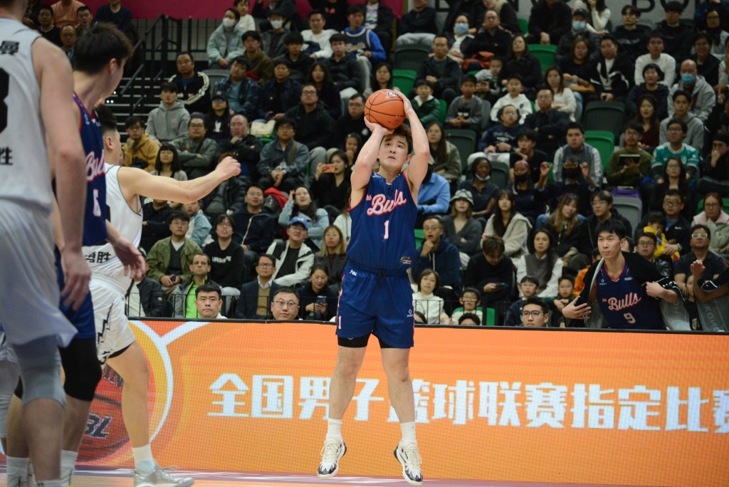 董健今日手感欠佳，三分球4射0中。楊功煜攝