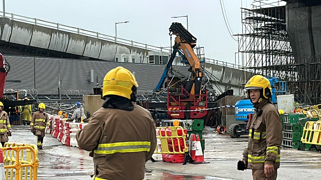 現場一個工作台塌陷。林思明攝 現場一個工作台塌陷。林思明攝