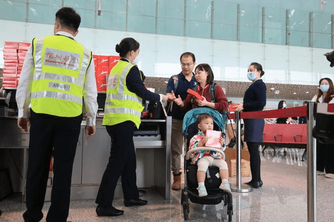 时隔3年之后，深圳重新恢复往返台湾地区的直飞客运航线。