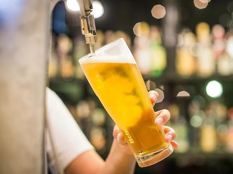 浙江男狂飲10罐啤酒。網圖/示意圖