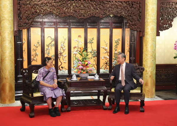 王毅强调冀推动两国全面战略合作伙伴关系不断深入。外交部