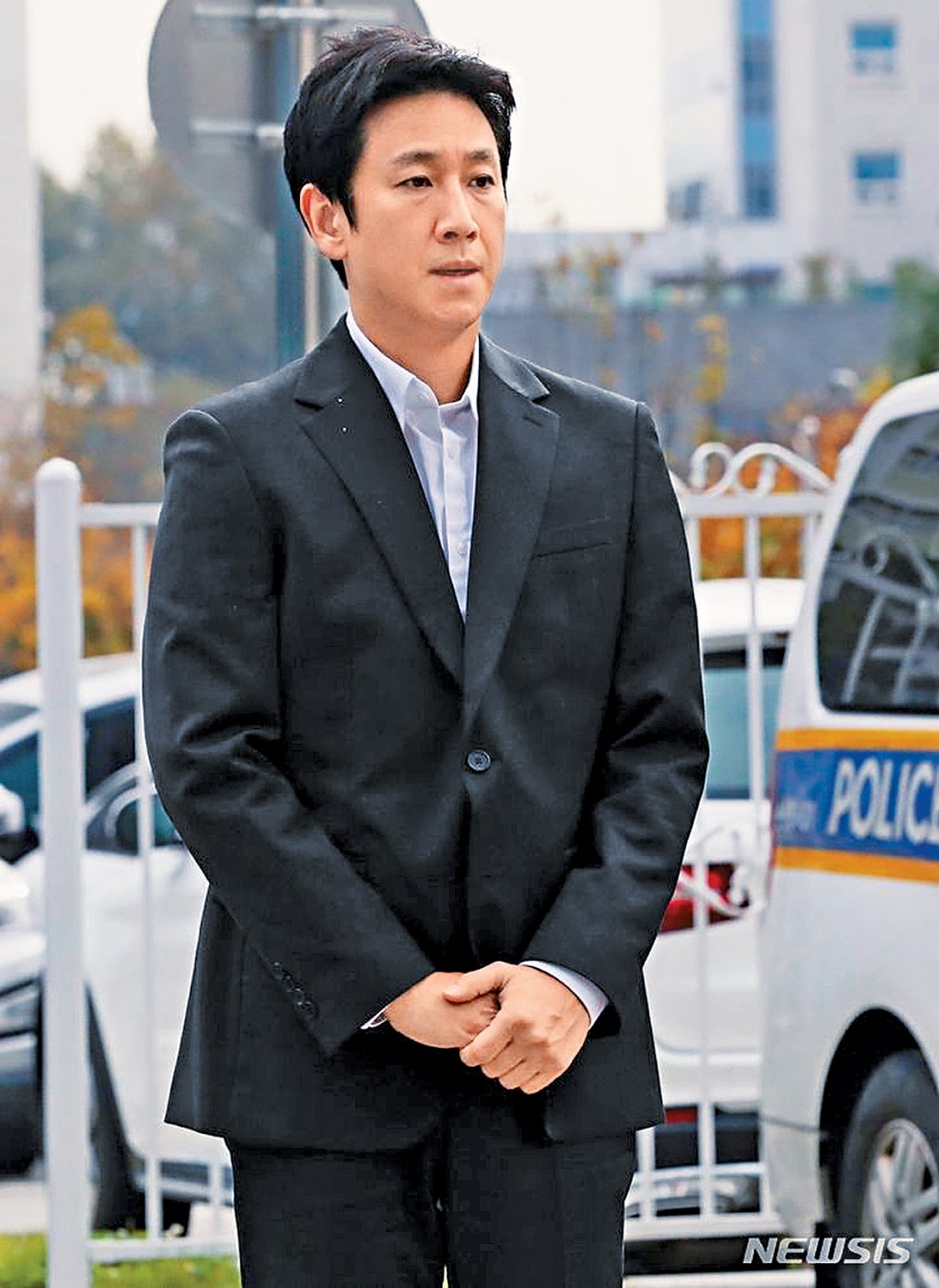 李善均今日出殯,有韓媒鬧警方執法過度,導致他輕生。