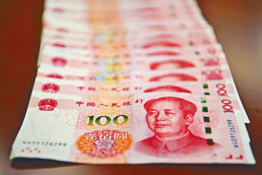 離岸人民幣存款（截至9月）：香港8577億美元 VS 新加坡1740億美元