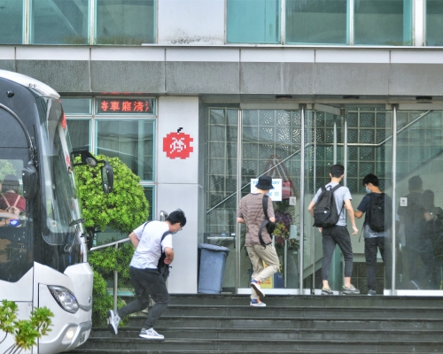 記者協會向壹傳媒前員工代派購物券應急。資料圖片