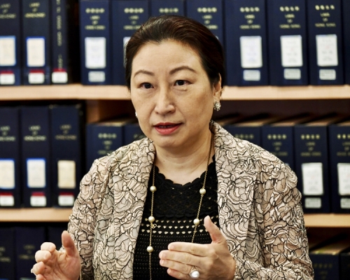 律政司司長鄭若驊表示,新條例將惠及跨境婚姻各方及他們的子女。資料圖片