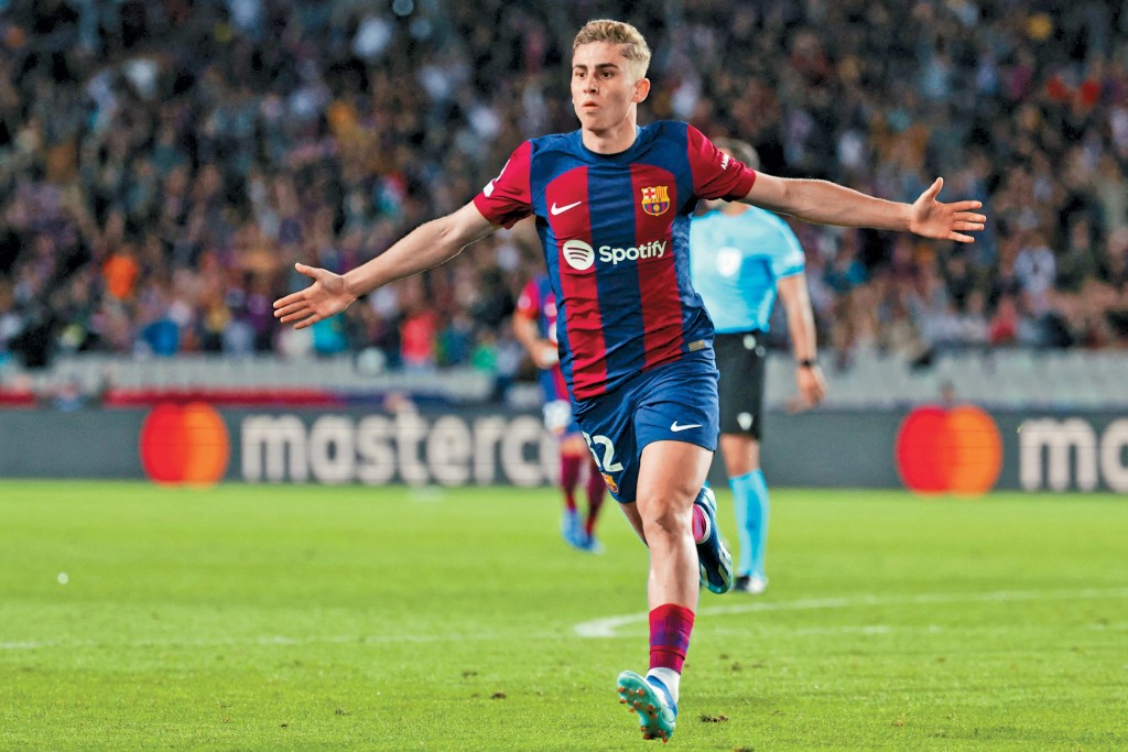 巴塞中場 費明盧比斯